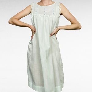 VINTAGE | 1970’s Katz Shift Light Green Embroidered Lace Ruffle Night Gown